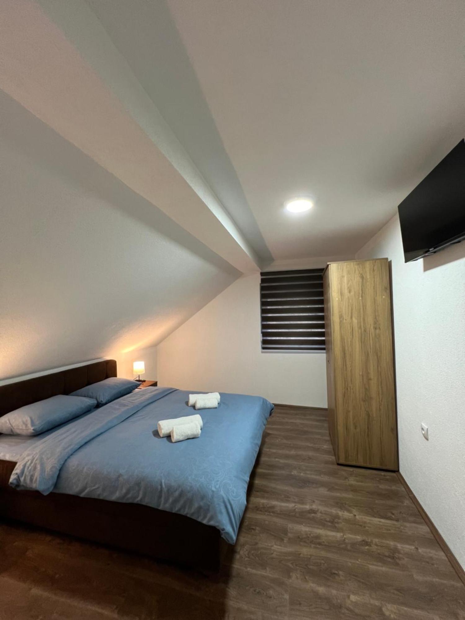 Apartment Cosic - *
